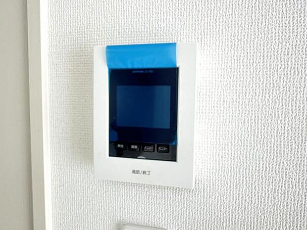 訪問者を確認できるTVモニター付きインターフォンです。