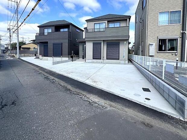 前面道路を含めた現地写真です。ぜひ周辺環境も併せてご覧ください。