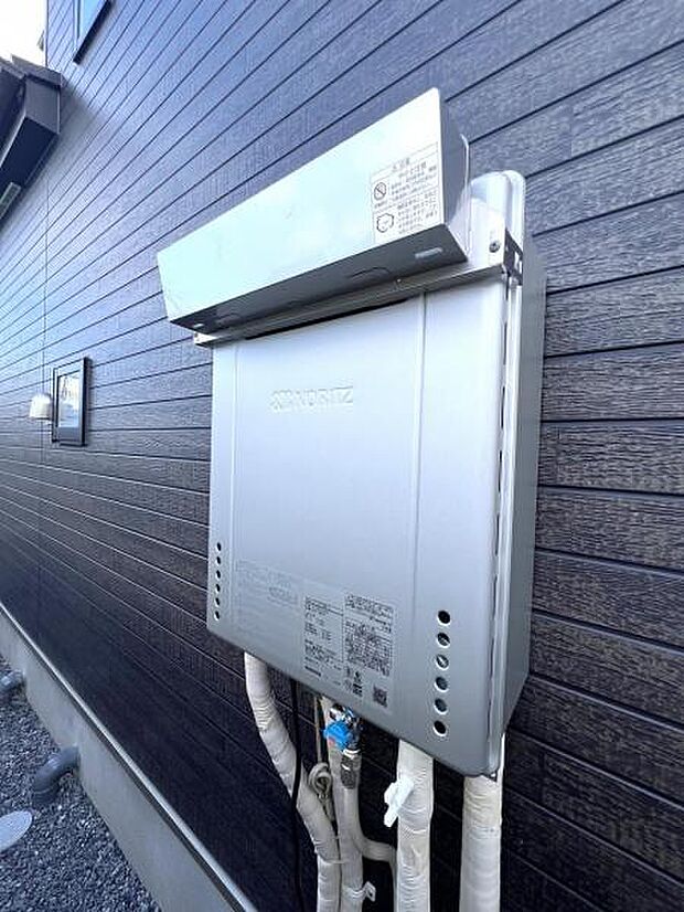 効率よくお湯を沸かす省エネ性の高い給湯器、エコジョーズを搭載。家計にも優しい住まいです。