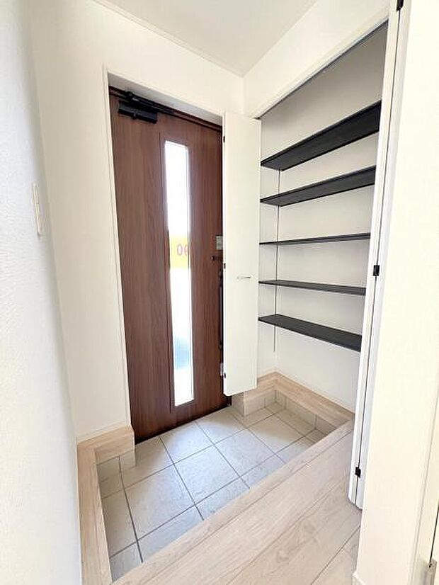 いつも気持ちよくご家族を迎えられる玄関です。