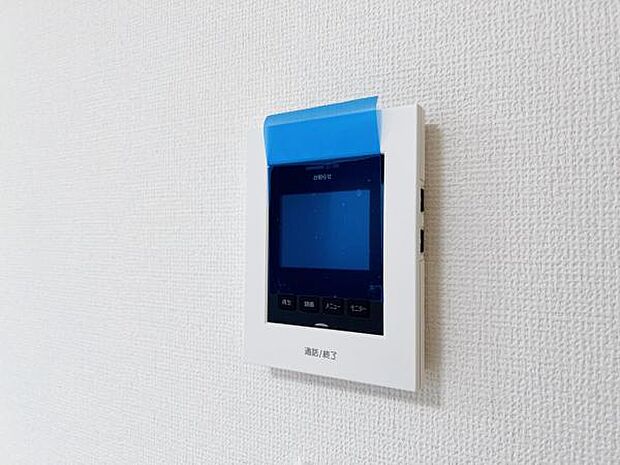 訪問者を確認できるTVモニター付きインターフォンです。