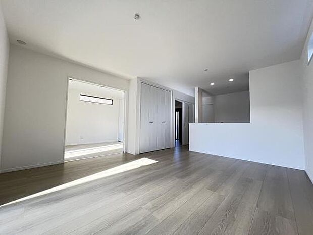 家族団らんの場所としてゆったりと居心地の良いリビングです。