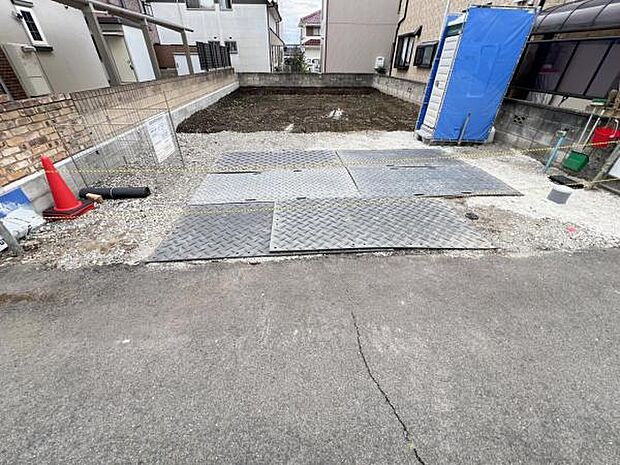 カースペースは車種により3台駐車可能です。