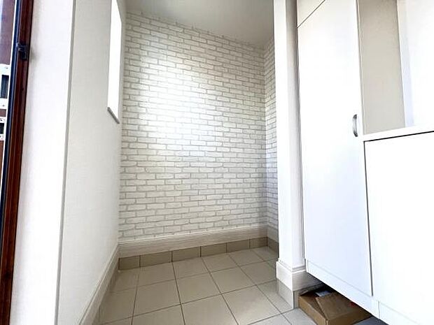 シューズインの収納スペースがあるので色々利用できそうです。