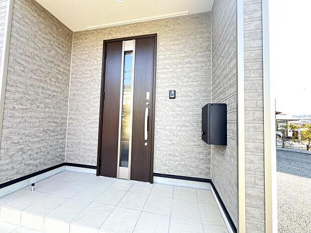 いつも気持ちよくご家族を迎えられる玄関です。