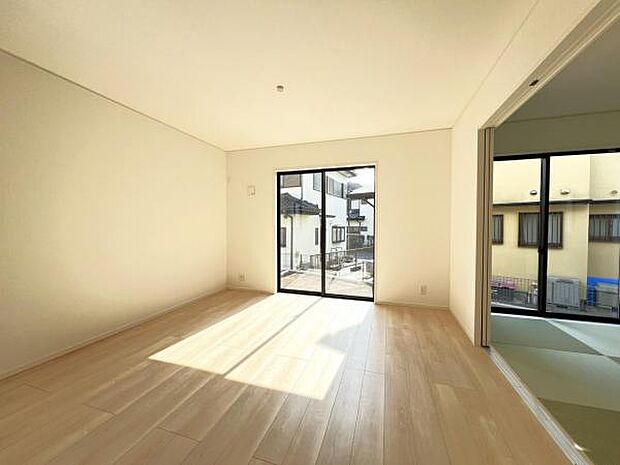 家族団らんの場所としてゆったりと居心地の良いリビングです。