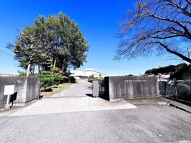 宇都宮市立岡本西小学校まで約900m（徒歩12分）