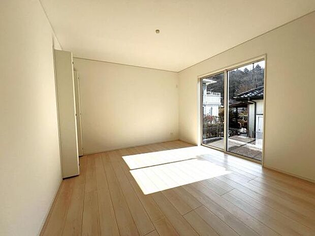 家族団らんの場所としてゆったりと居心地の良いリビングです。