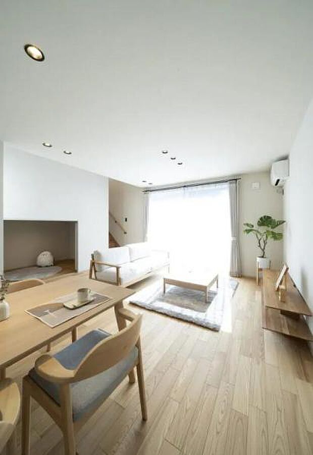 リビングダイニングになります。ご家族そろっての素敵な空間になりそうですね。