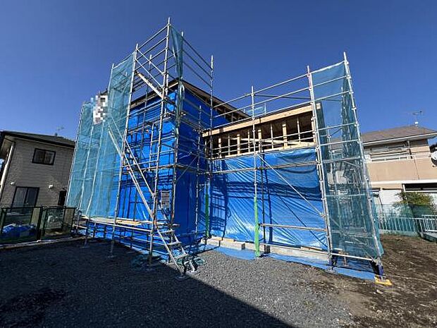 木造2階建です。