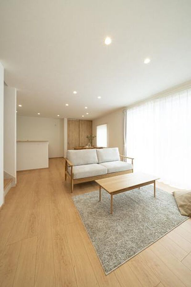 家族団らんの場所としてゆったりと居心地の良いリビングです。