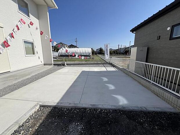 セカンドカーにも便利な駐車2台可能です。