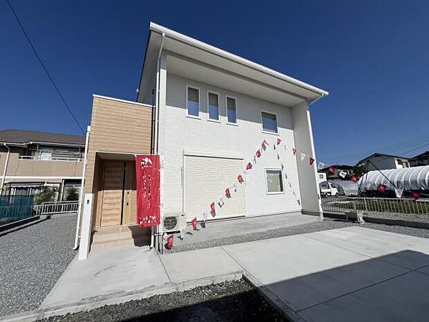 木造2階建てです。