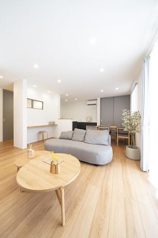 リビングダイニングになります。ご家族そろっての素敵な空間になりそうですね。