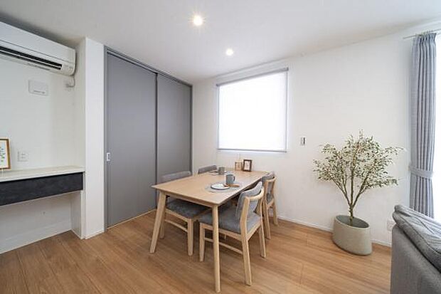 ご家族の温かい時間を演出するダイニングスペースです。