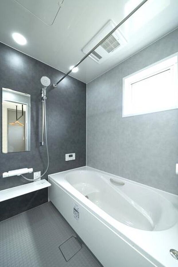 お風呂でほっとひといき。1日の疲れを癒しましょう。