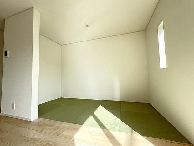 和室スペースです。畳のお部屋は寛げる空間ですね。