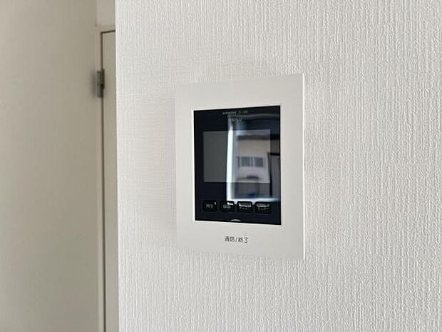 訪問者を確認できるTVモニター付きインターフォンです。