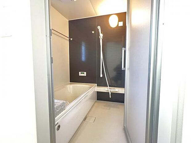 お風呂でほっとひといき。1日の疲れを癒しましょう。