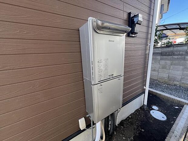 効率よくお湯を沸かす省エネ性の高い給湯器、エコジョーズを搭載。