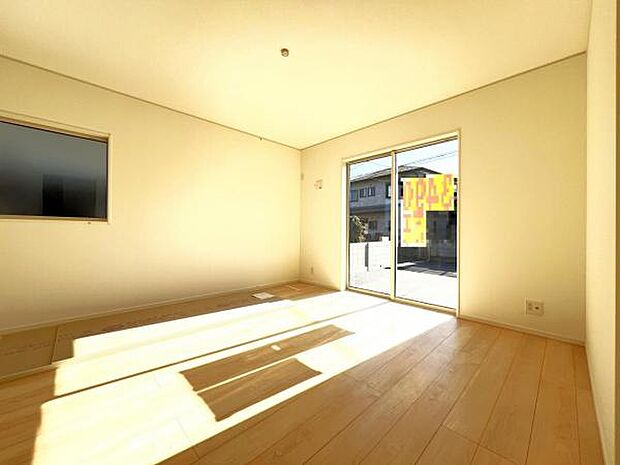 家族団らんの場所としてゆったりと居心地の良いリビングです。