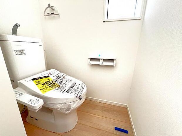 各階にトイレを設けており、ご家族が揃う時もゆとりをもってご利用いただけます。