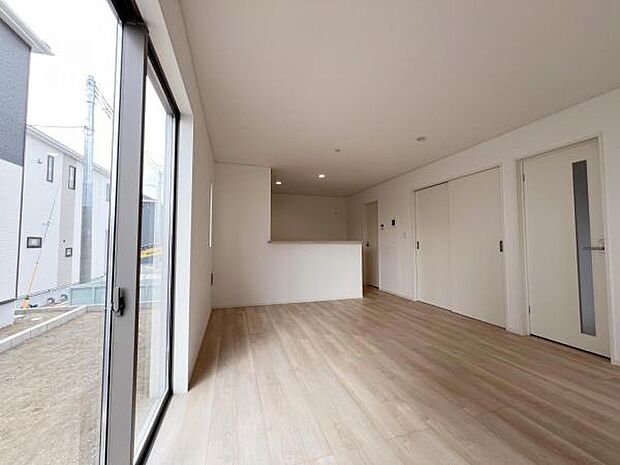 リビングダイニングになります。ご家族そろっての素敵な空間になりそうですね。