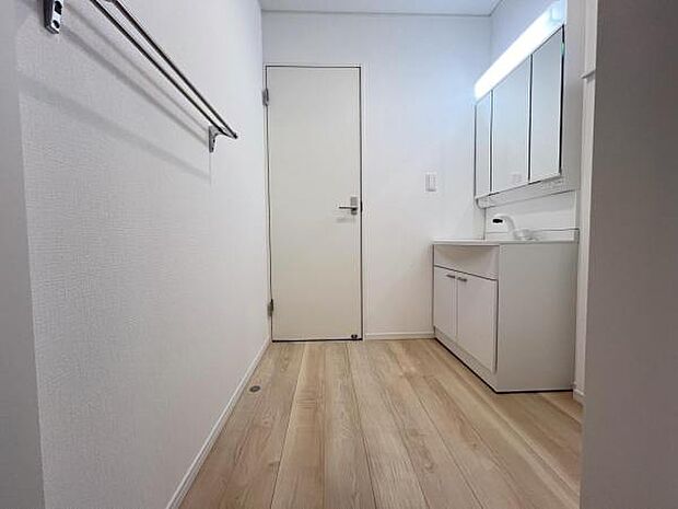 脱衣所は小さなお子様がいるご家庭にも重宝されます。