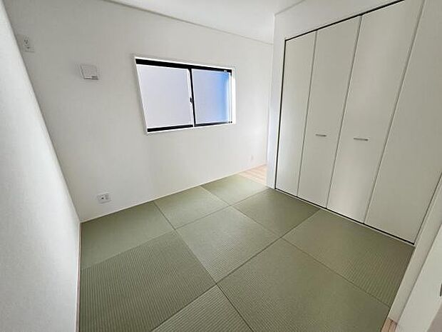 和室スペースです。畳のお部屋は寛げる空間ですね。