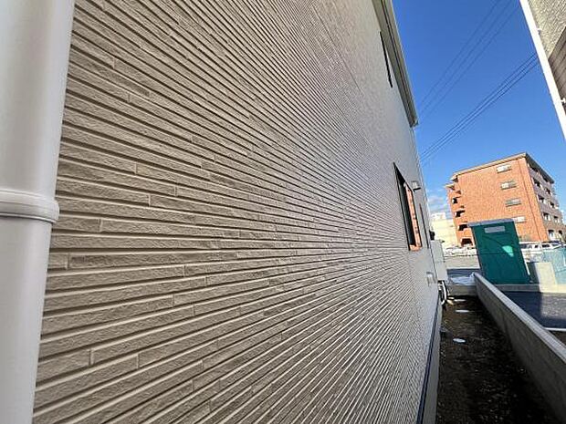 外壁はサイディング貼りです。