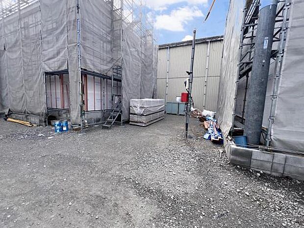 駐車場ももちろん完備しておりますのでお車所有の方にも心強いです。