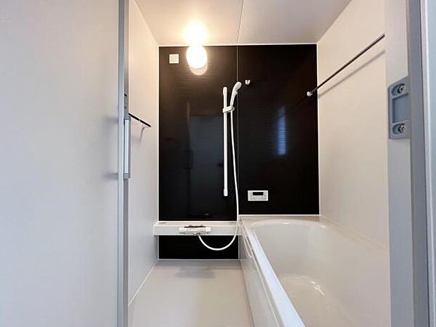 お風呂でほっとひといき。1日の疲れを癒しましょう。