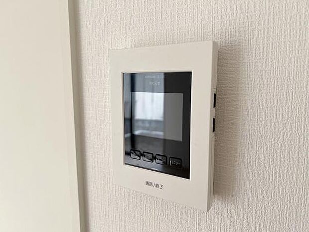 訪問者を確認できるTVモニター付きインターフォンです。