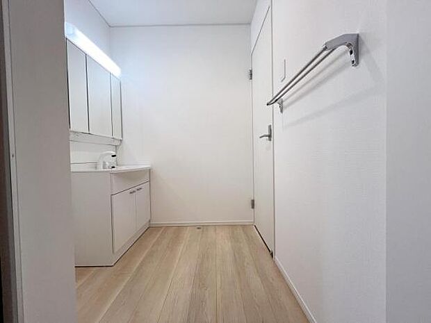 脱衣所は小さなお子様がいるご家庭にも重宝されます。