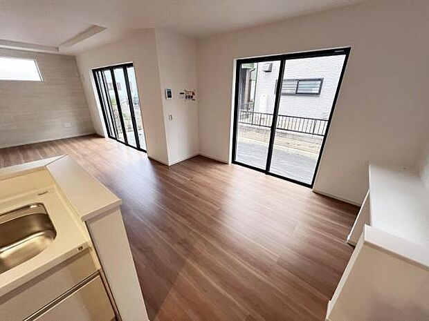 ご家族の温かい時間を演出するダイニングスペースです。