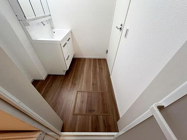 脱衣所は小さなお子様がいるご家庭にも重宝されます。