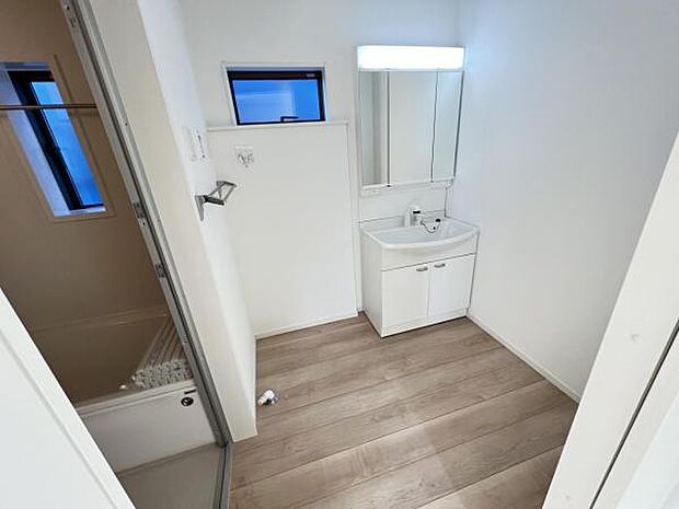 脱衣所は小さなお子様がいるご家庭にも重宝されます。