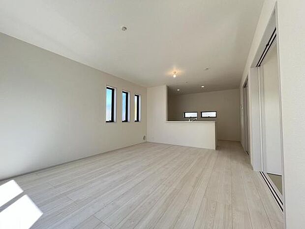 家族団らんの場所としてゆったりと居心地の良いリビングです。