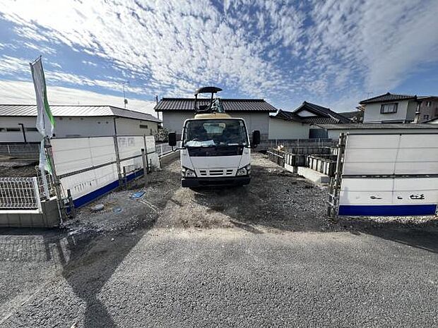 セカンドカーにも便利な駐車2台可能です。