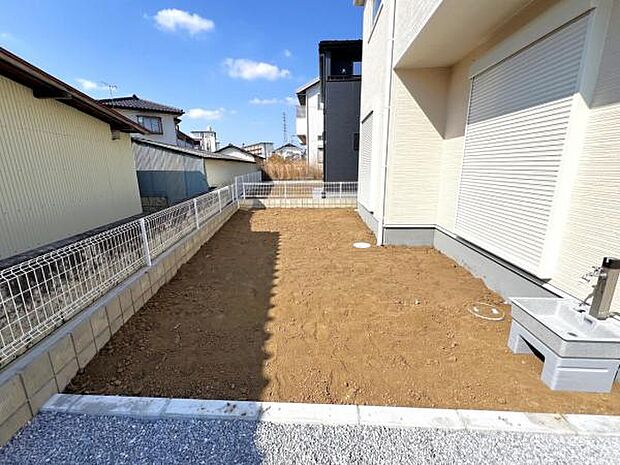 お庭スペースです。趣味やご家族団らんを楽しめそうですね。