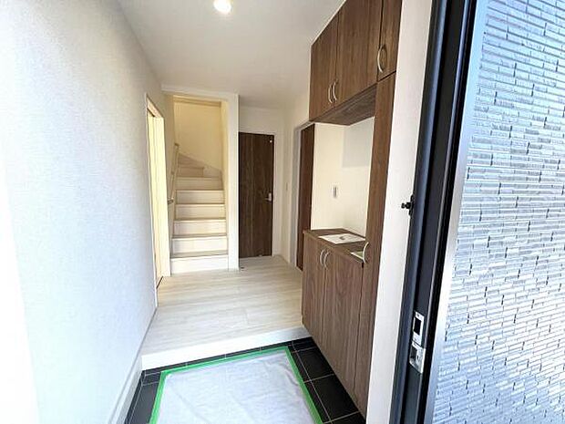 いつも気持ちよくご家族を迎えられる玄関です。