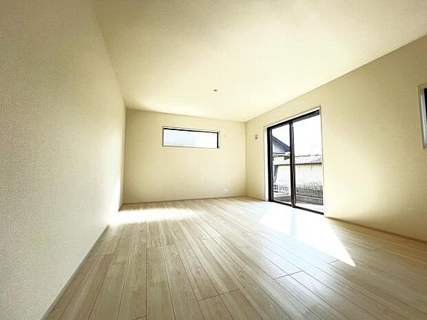 ご家族が集うLDKは約18.5帖の広さ、団らんの空間です。