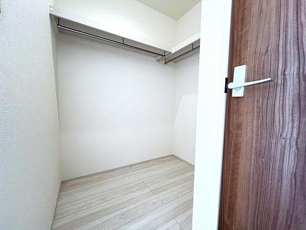 ウォークインクロゼットのある住まいで収納上手な生活を。