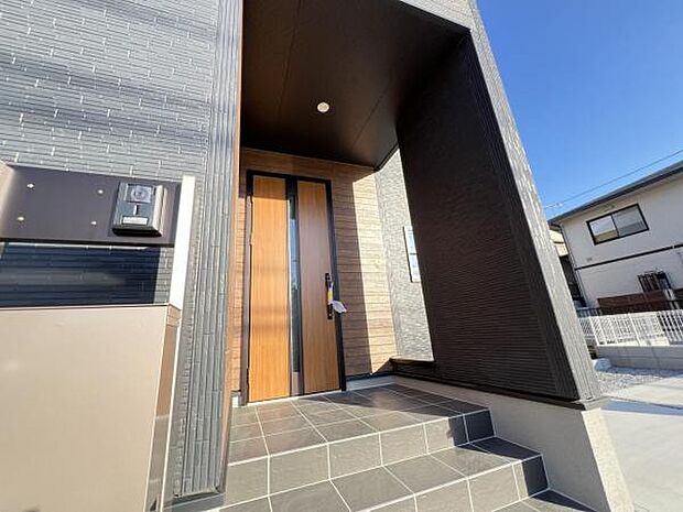 いつも気持ちよくご家族を迎えられる玄関です。