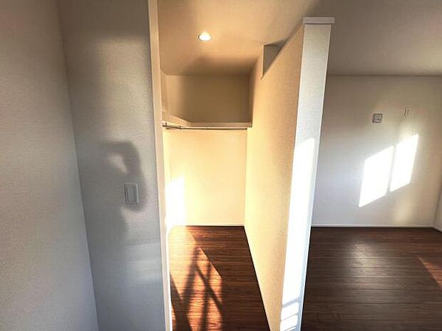 ウォークインクロゼットのある住まいで収納上手な生活を。