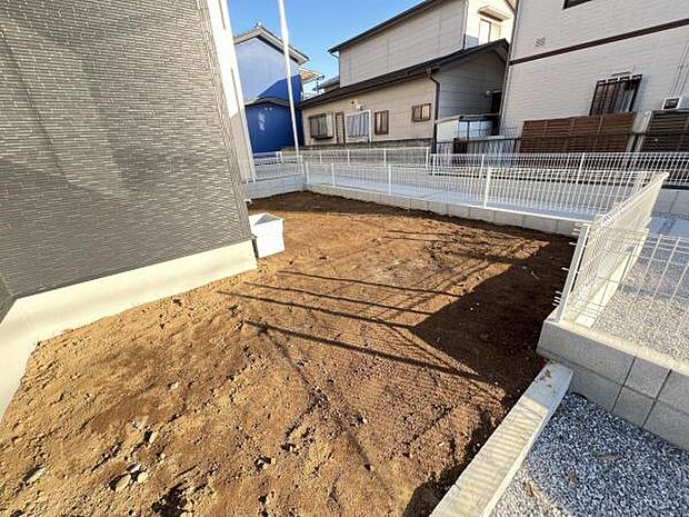 お庭スペースは、ガーデニングやお子様との外遊びなど多彩な用途でお楽しみいただけます。