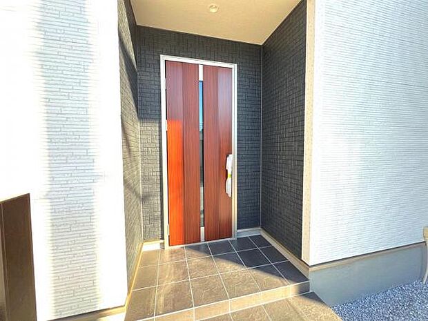 いつも気持ちよくご家族を迎えられる玄関です。