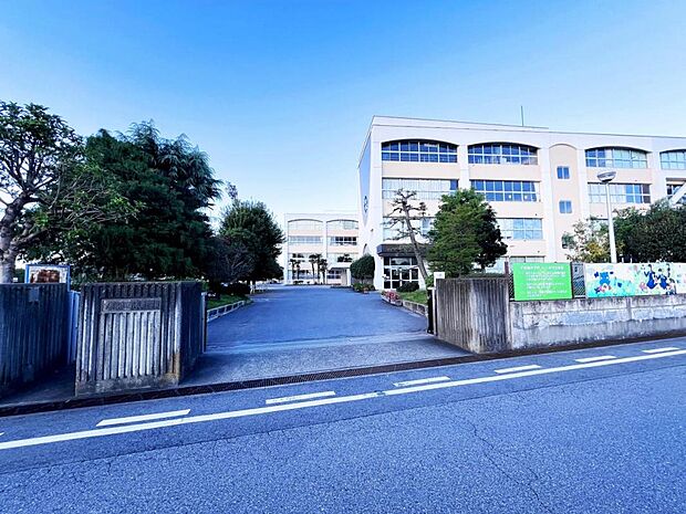 宇都宮市立若松原中学校まで約2000m(徒歩25分)