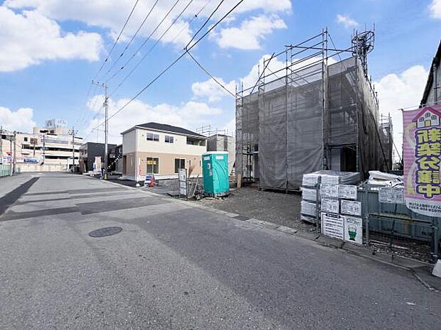 前面道路を含めた現地写真です。ぜひ周辺環境も併せてご覧ください。