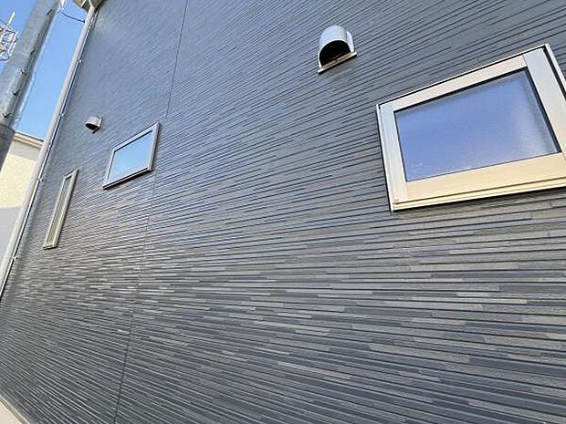 外壁はサイディング貼りです。